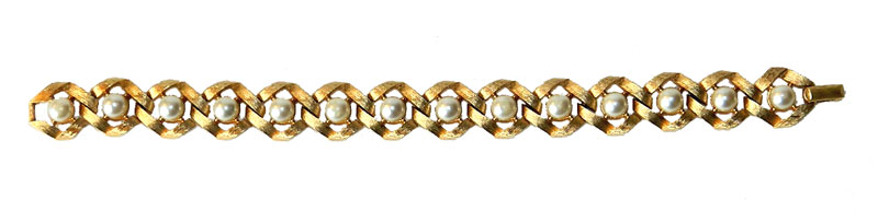 1950's Crown Trifari faux pearl bracelet