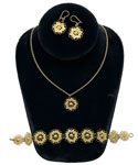 Solje necklace and earring set