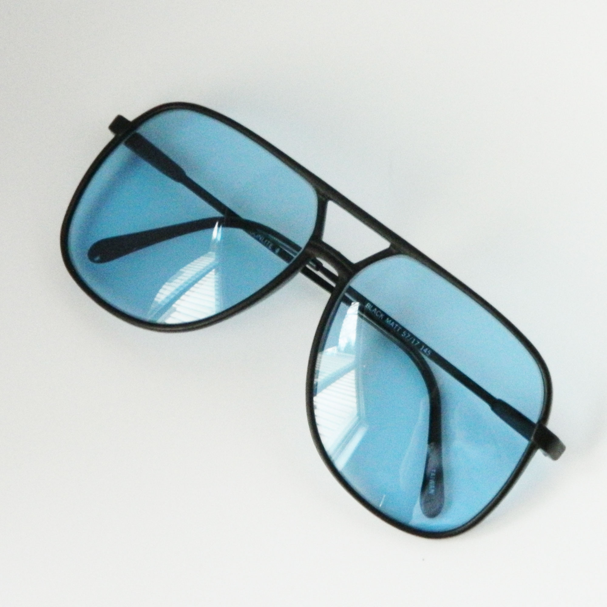 1980s blue aviator sunglasses