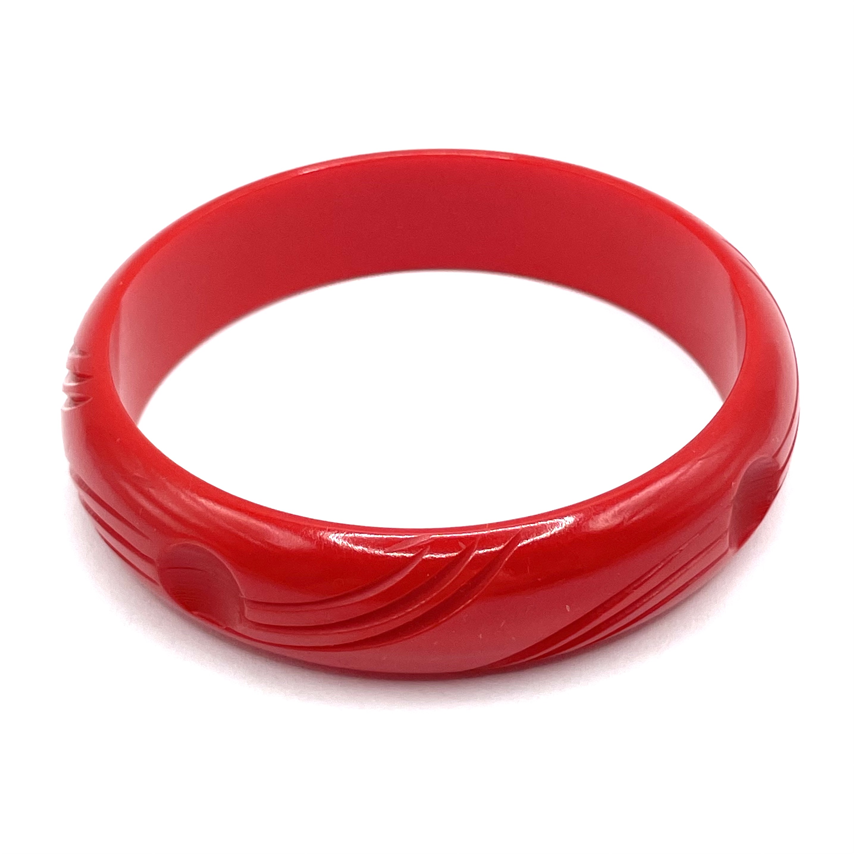 Art Deco carved cherry bakelite bangle