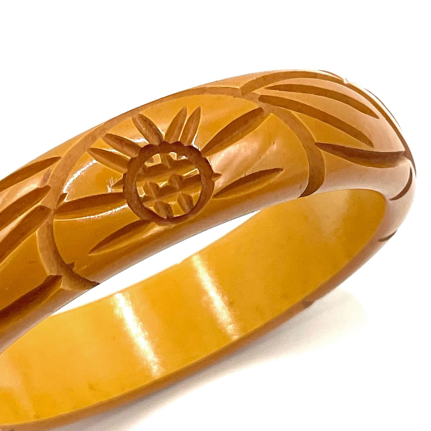Art Deco bakelite bangle