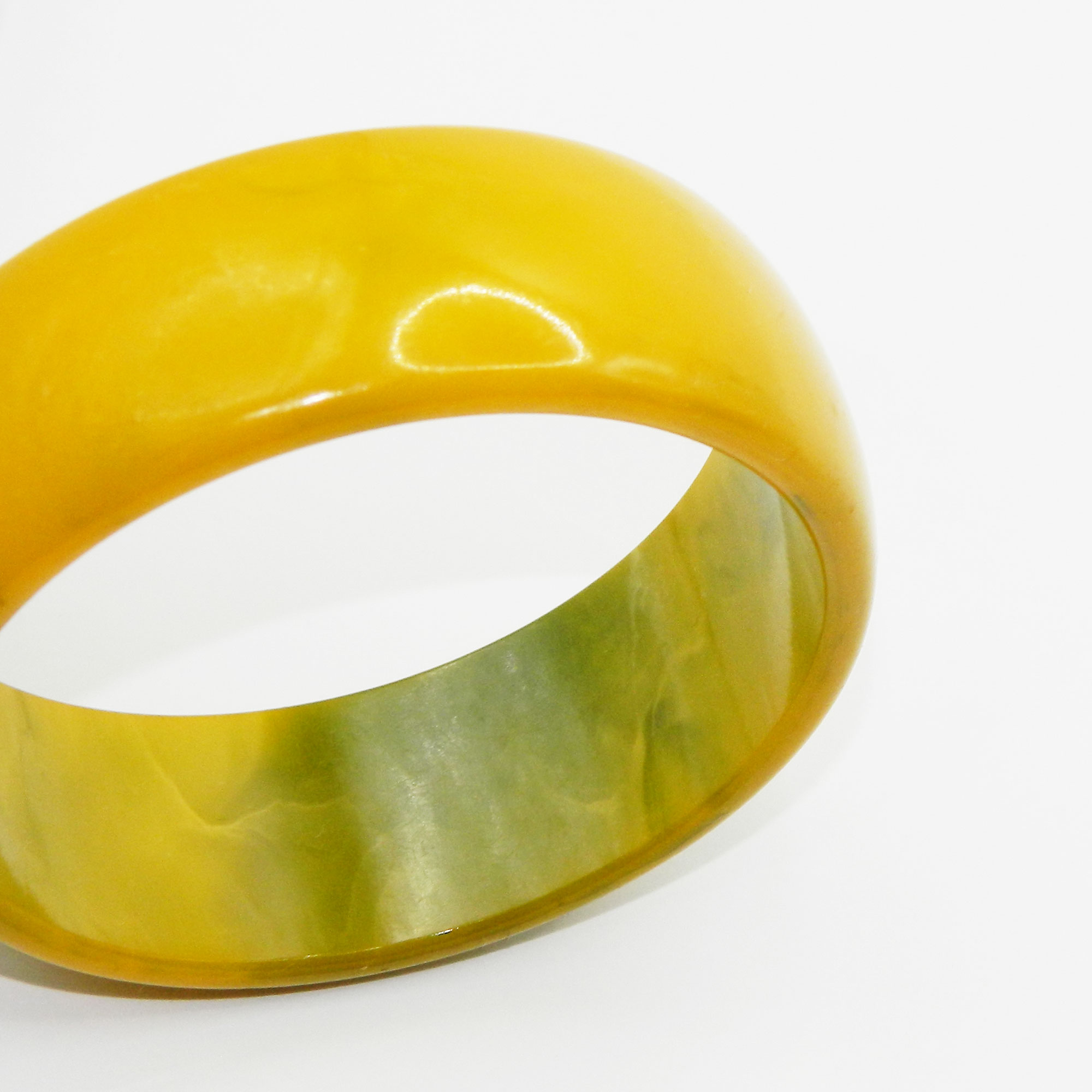 Marbled yellow bakelite bangle