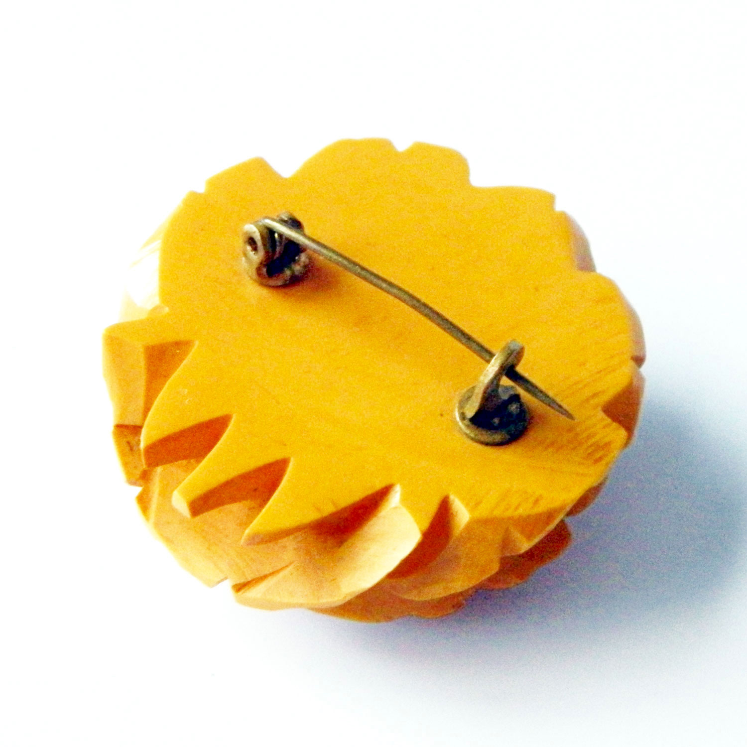 bakelite brooch