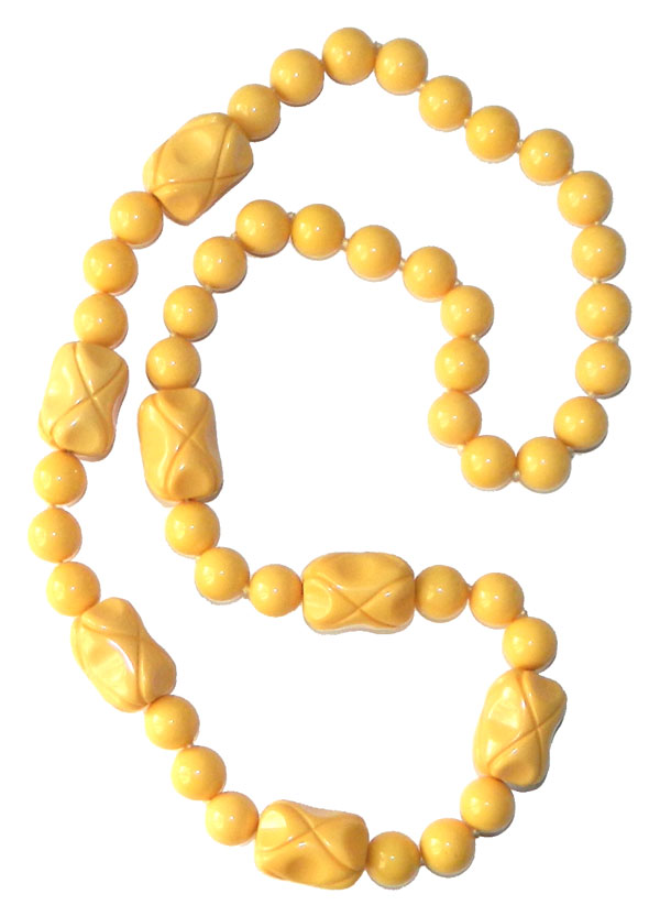 1930's yellow bakelite necklace