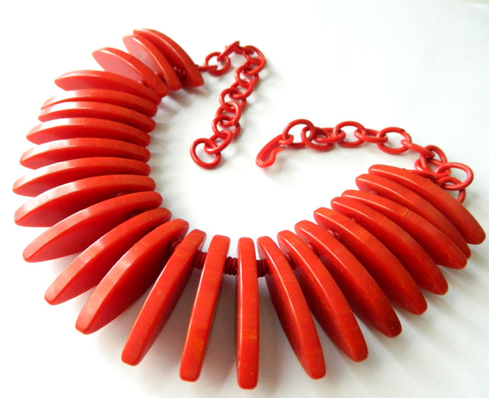 1930's red bakelite necklace