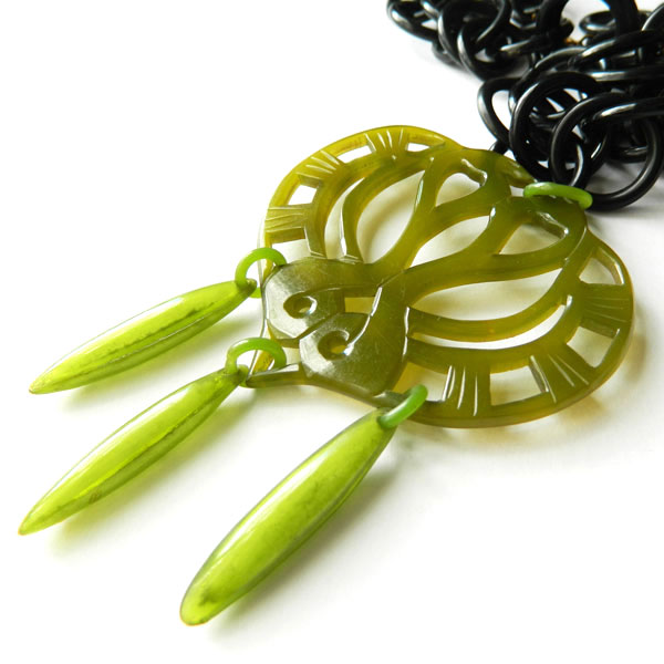 1930's bakelite necklace