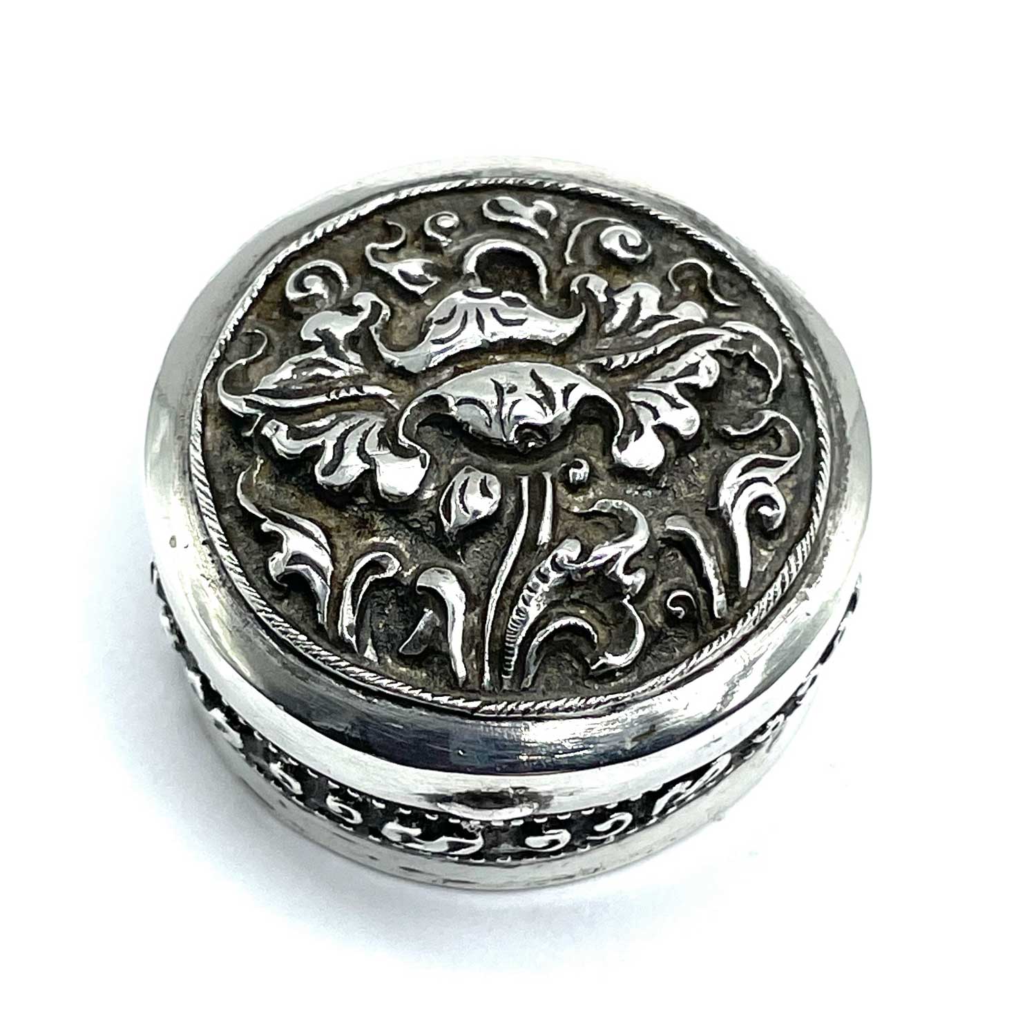 Yogya silver Art Nouveau pill box