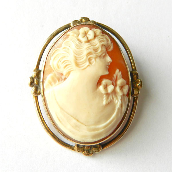 Cameo brooch pendant