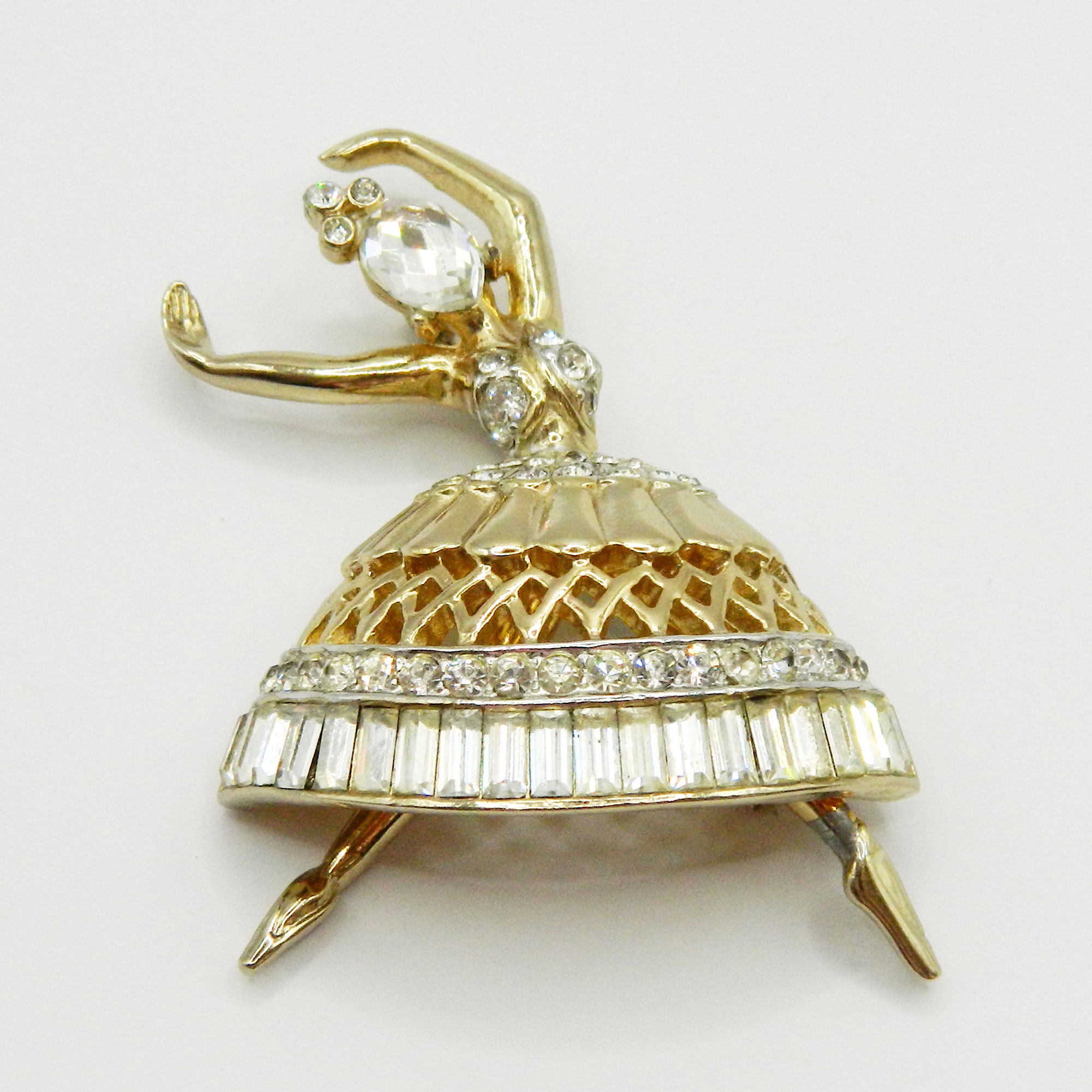 1940s Coro figural brooch