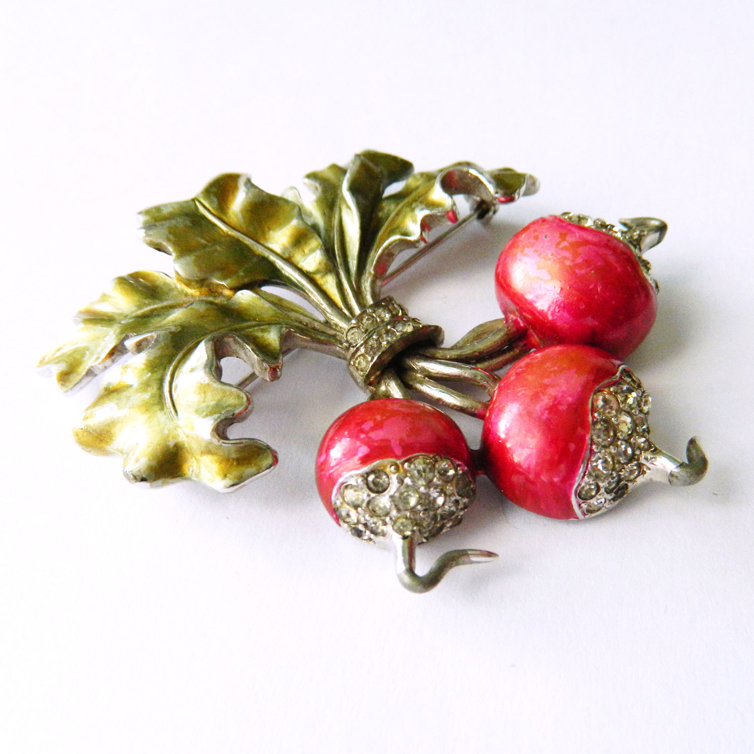 1940's radish brooch