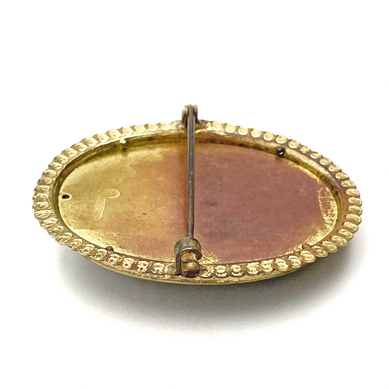 Cameo brooch