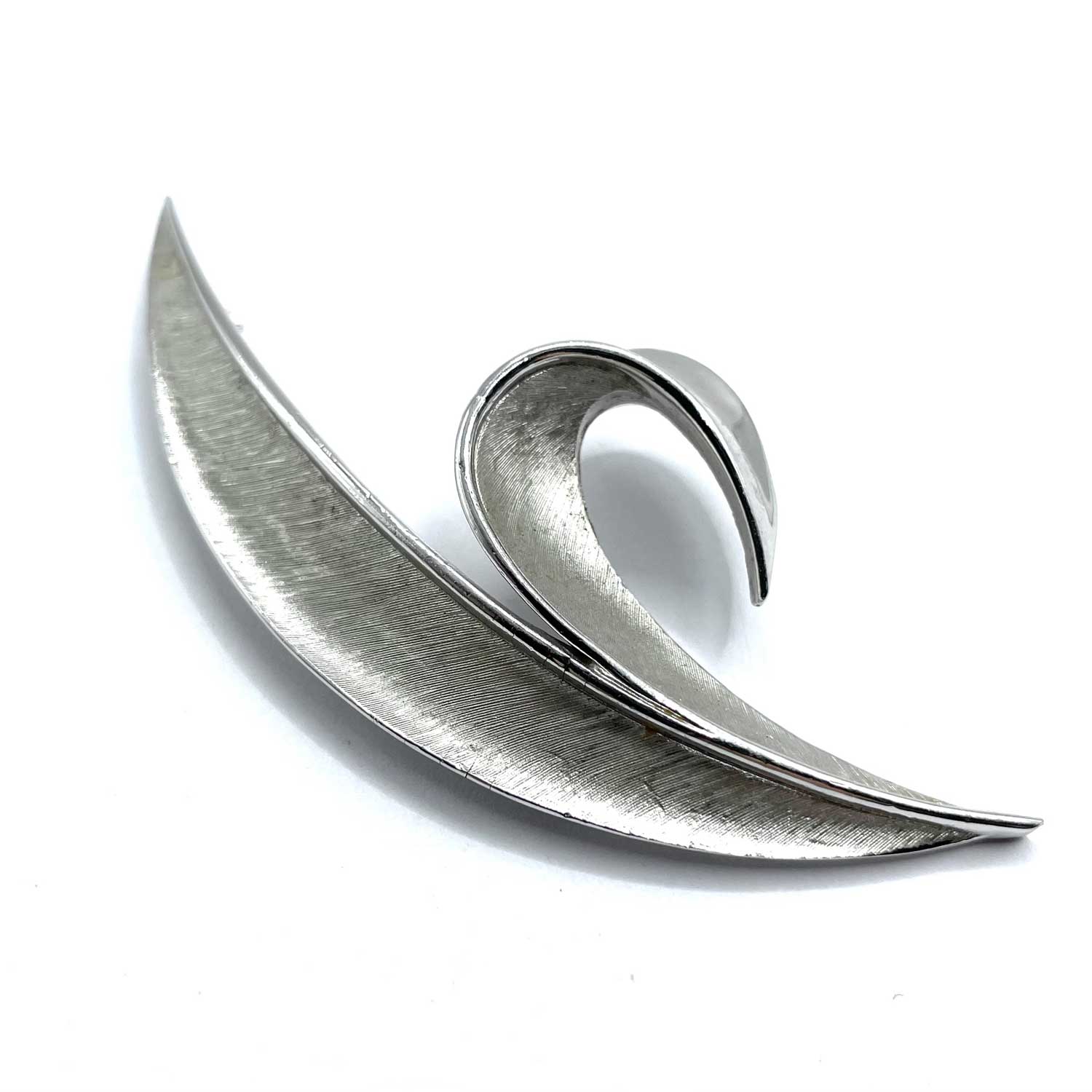 1950s Trifari leaf brooch