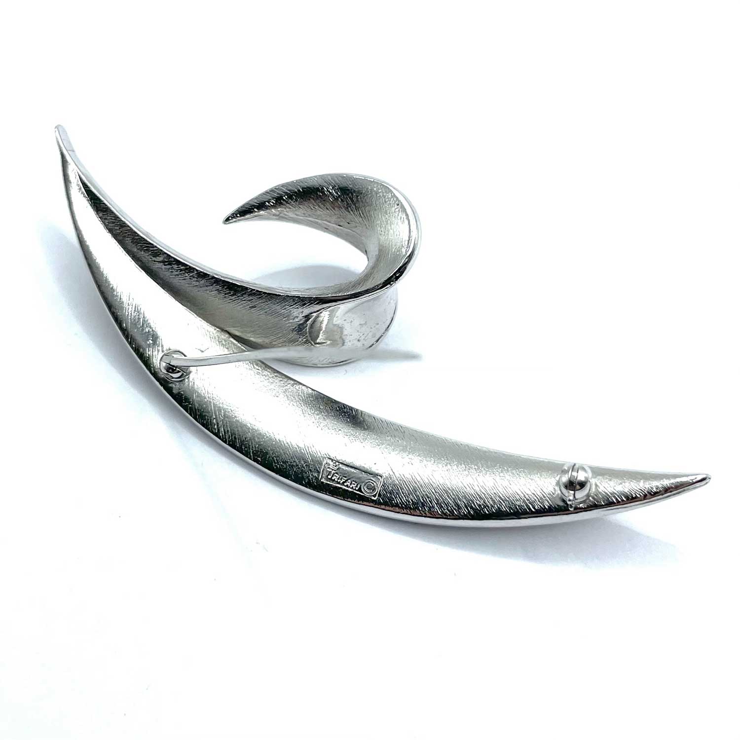 1950s Trifari leaf brooch