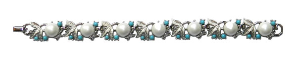 1950's faux pearl bracelet