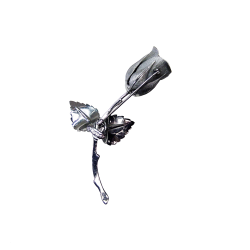 Silvertone rosebud brooch