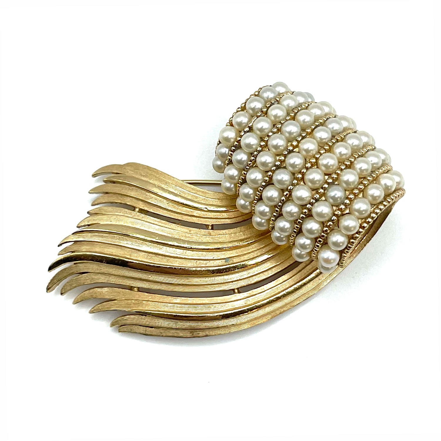 1950s Trifari pearl brooch