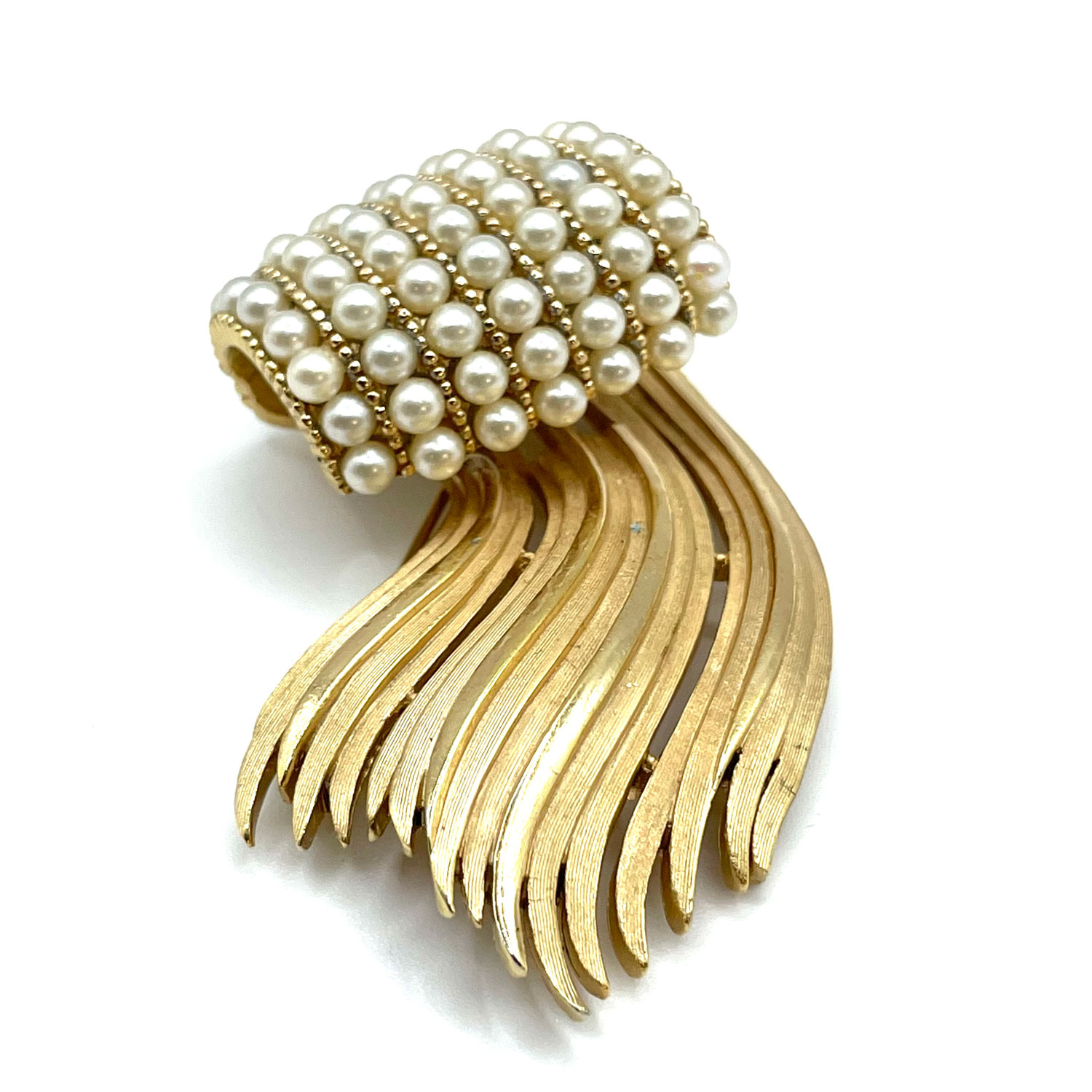 1950s Trifari pearl brooch