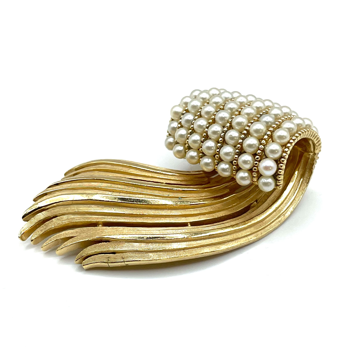 1950s Trifari pearl brooch