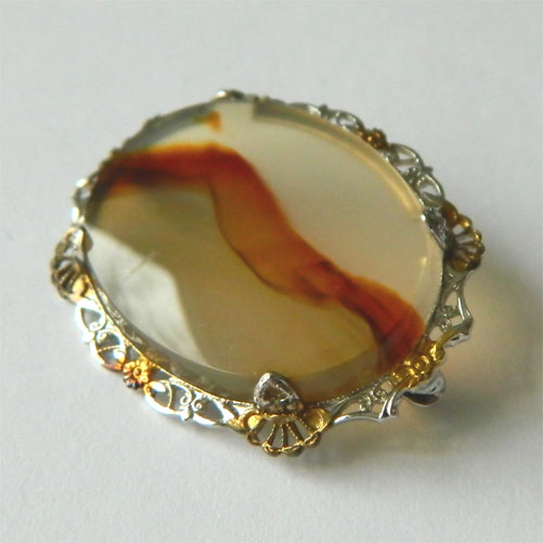 Agate brooch in sterling mounting