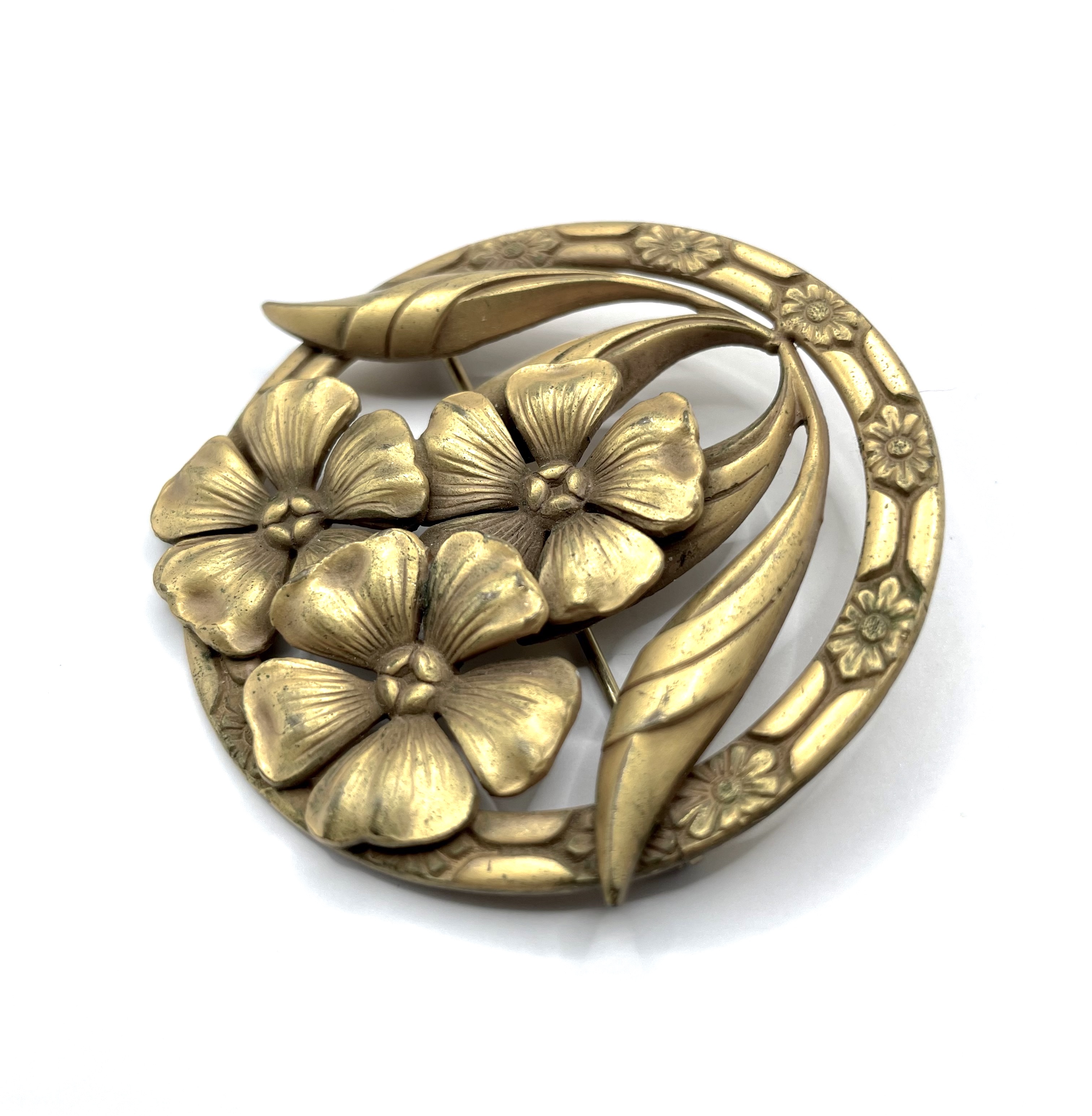 1930s floral brooch