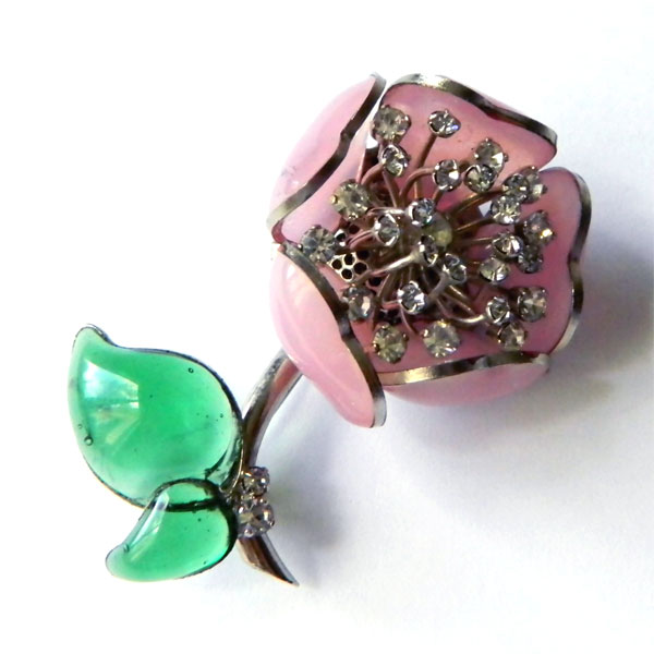 Maison Gripoix poured glass flower brooch