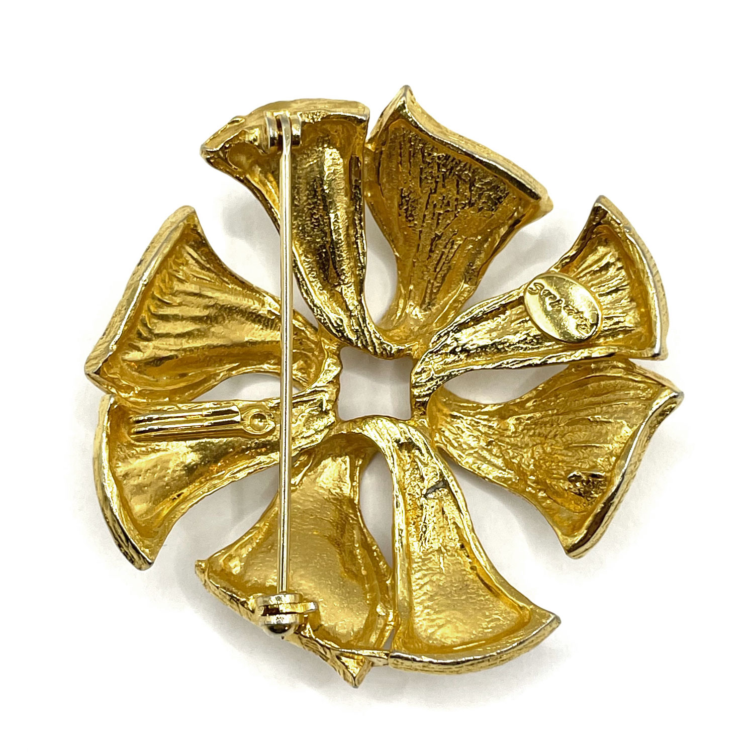 Roger Van S brooch