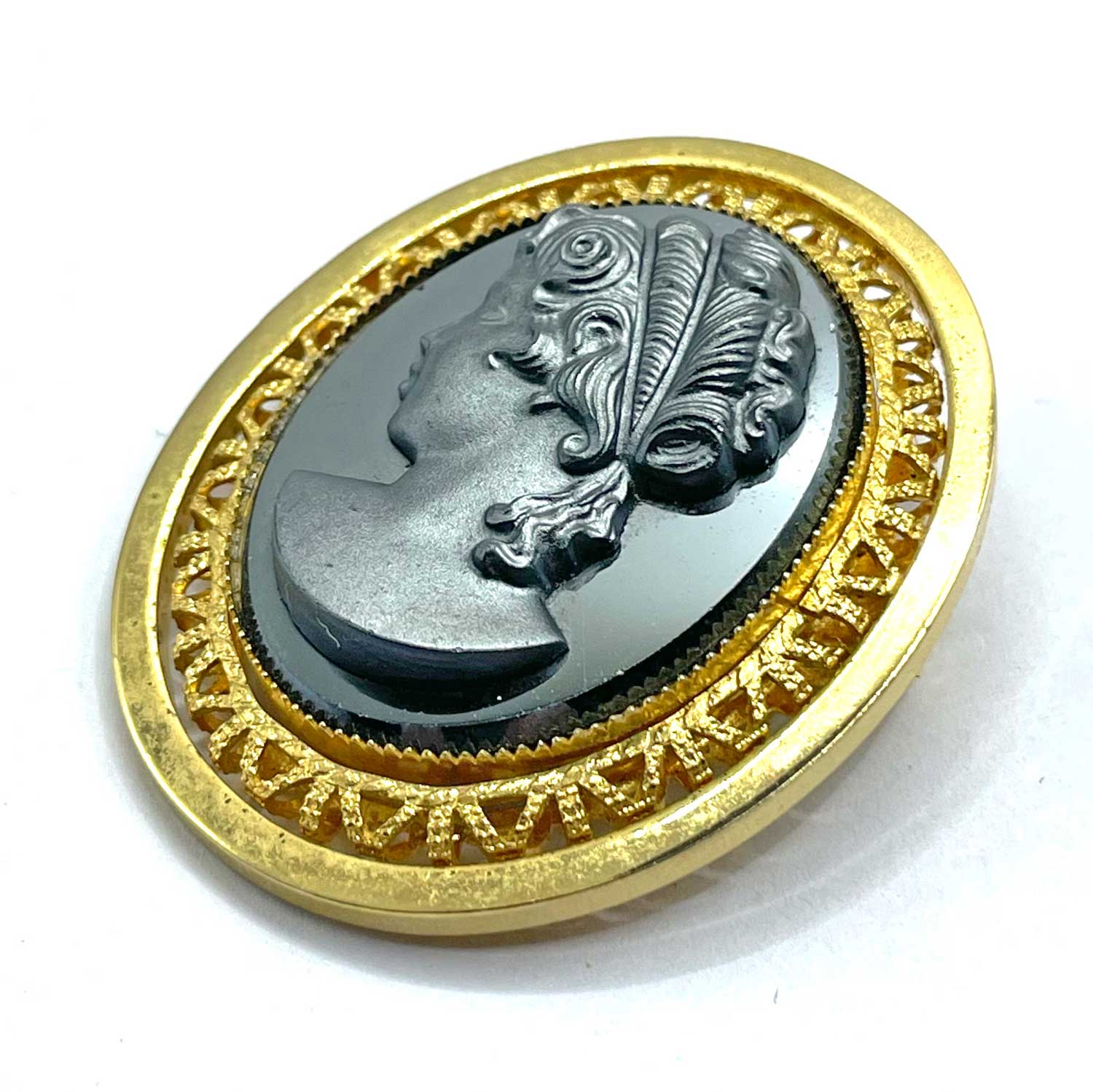 Vintage Cameo brooch and earring set