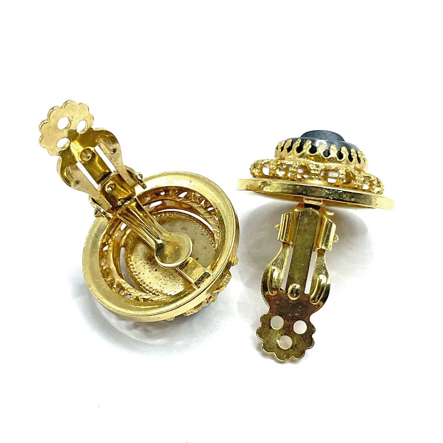 Vintage Cameo brooch and earring set