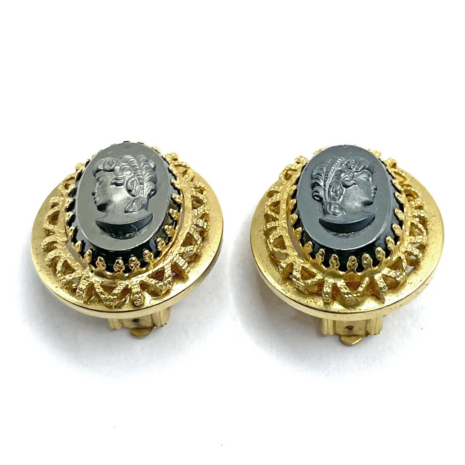 Vintage Cameo brooch and earring set