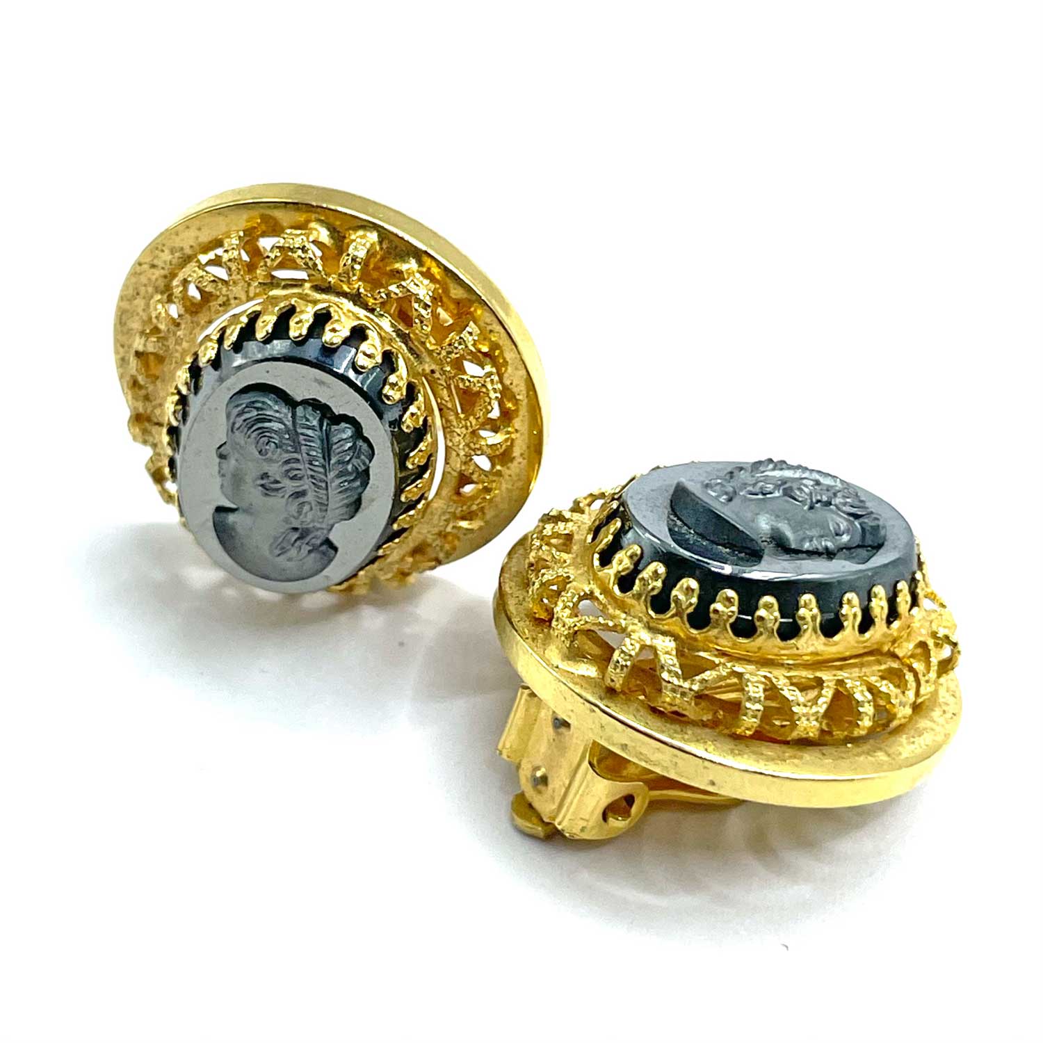 Vintage Cameo brooch and earring set