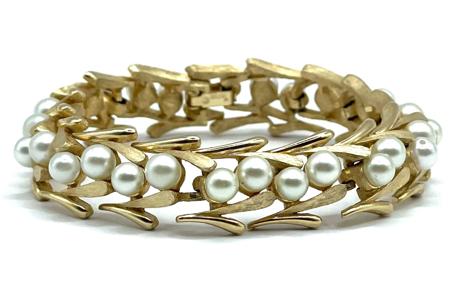 Trifari pearl bracelet