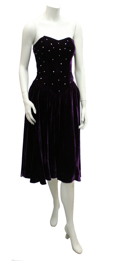vintage 1970's purple velvet dress