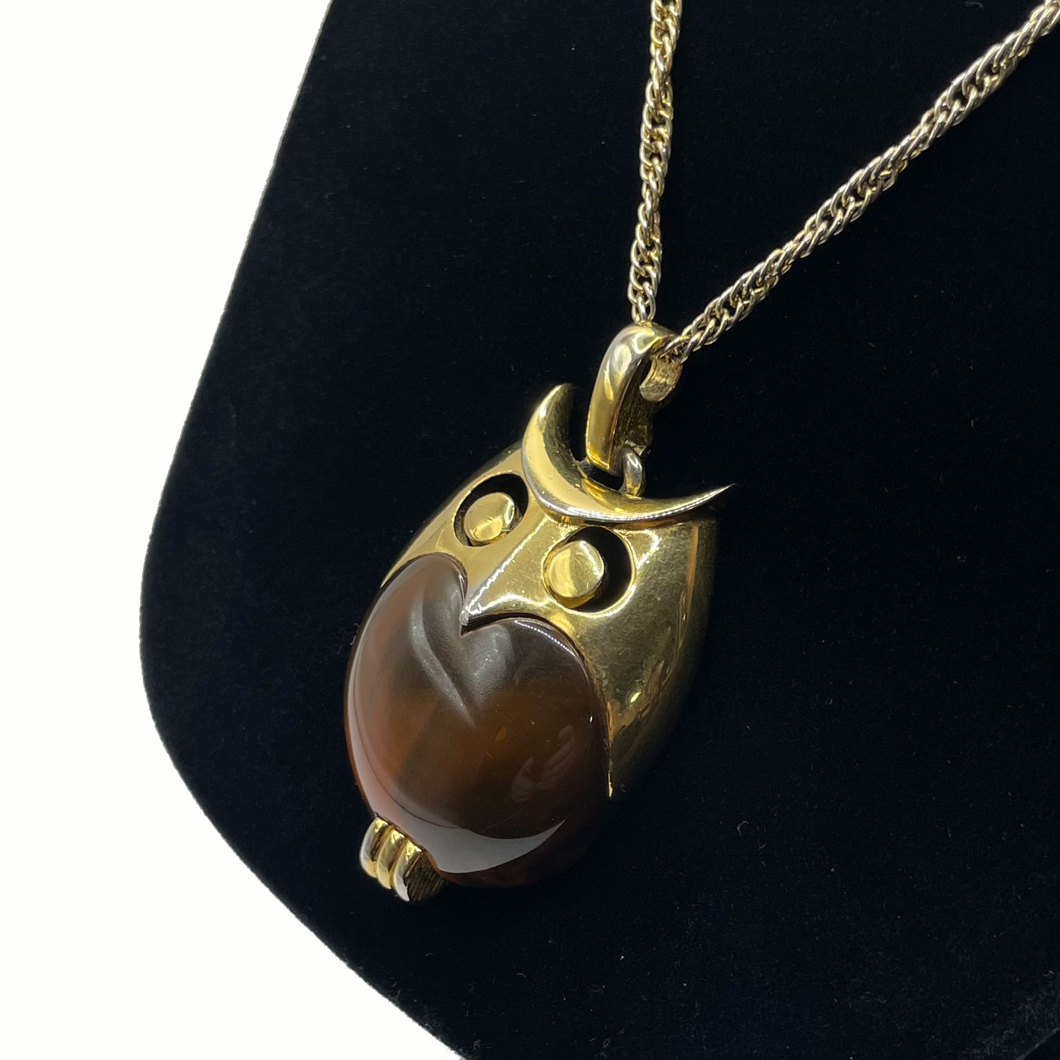 Trifari owl pendant necklace