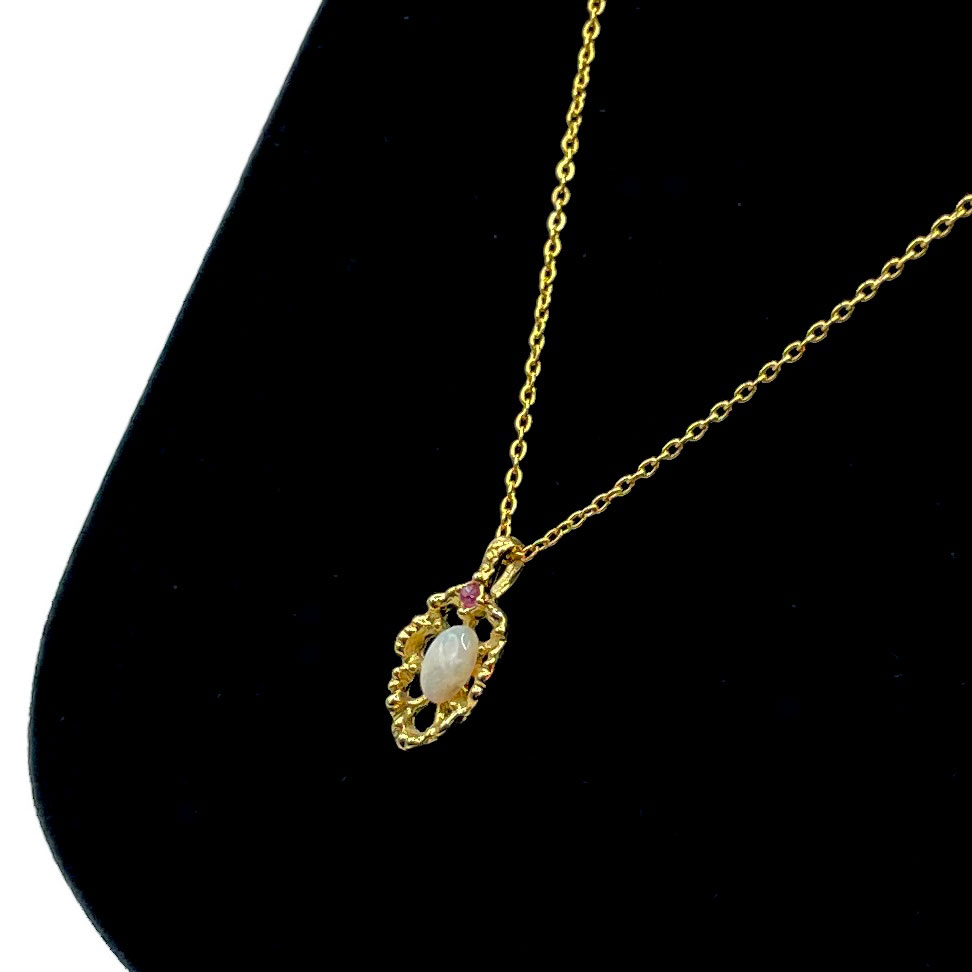 Opal pendant necklace