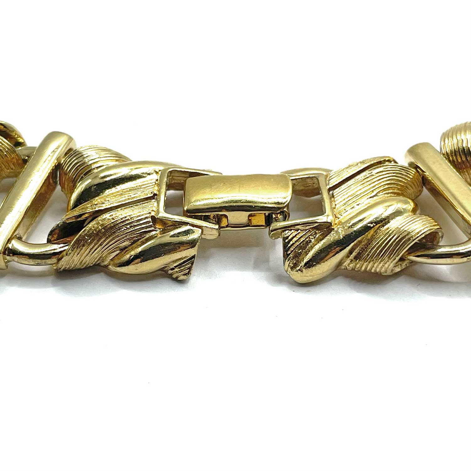 Monet choker necklace