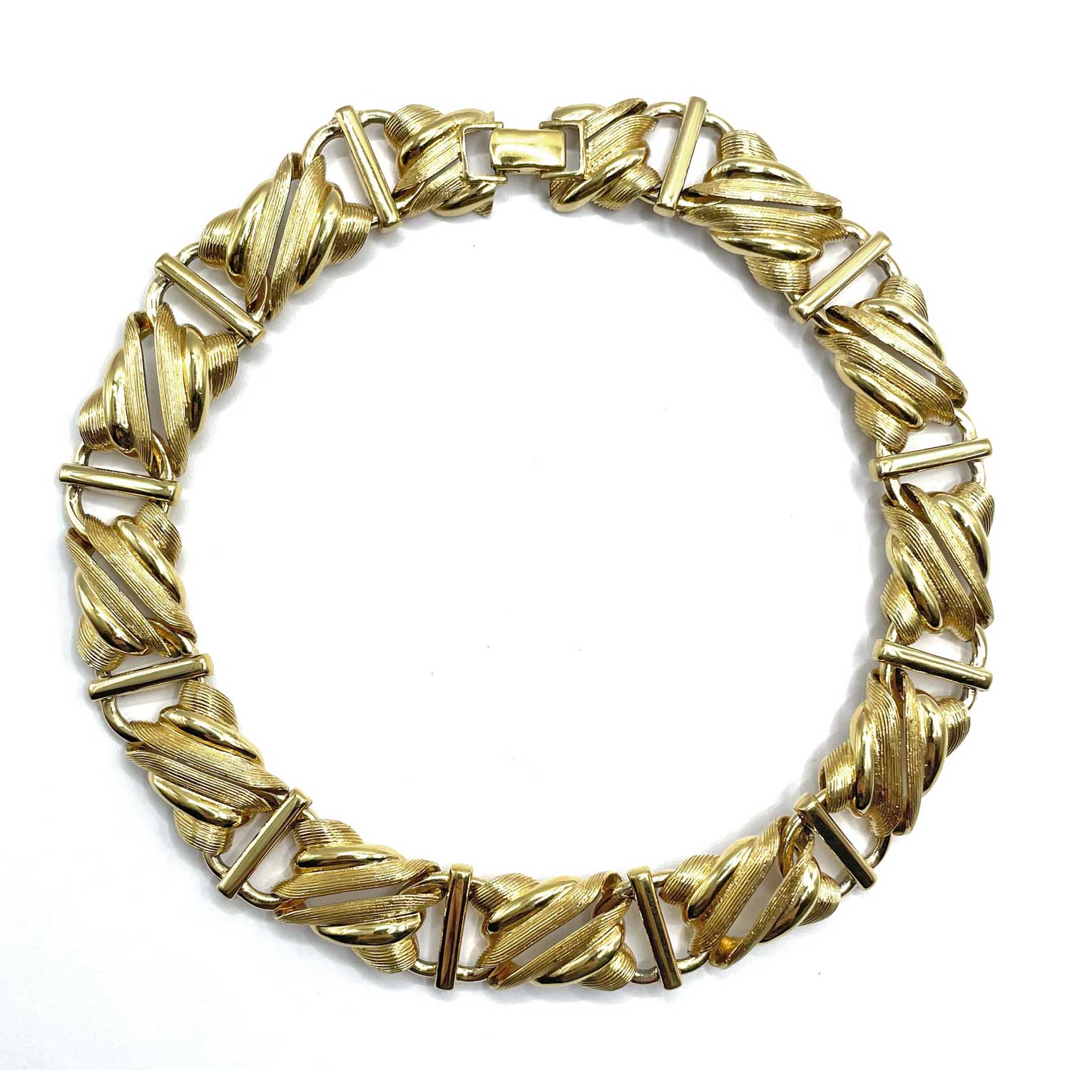 Monet choker necklace