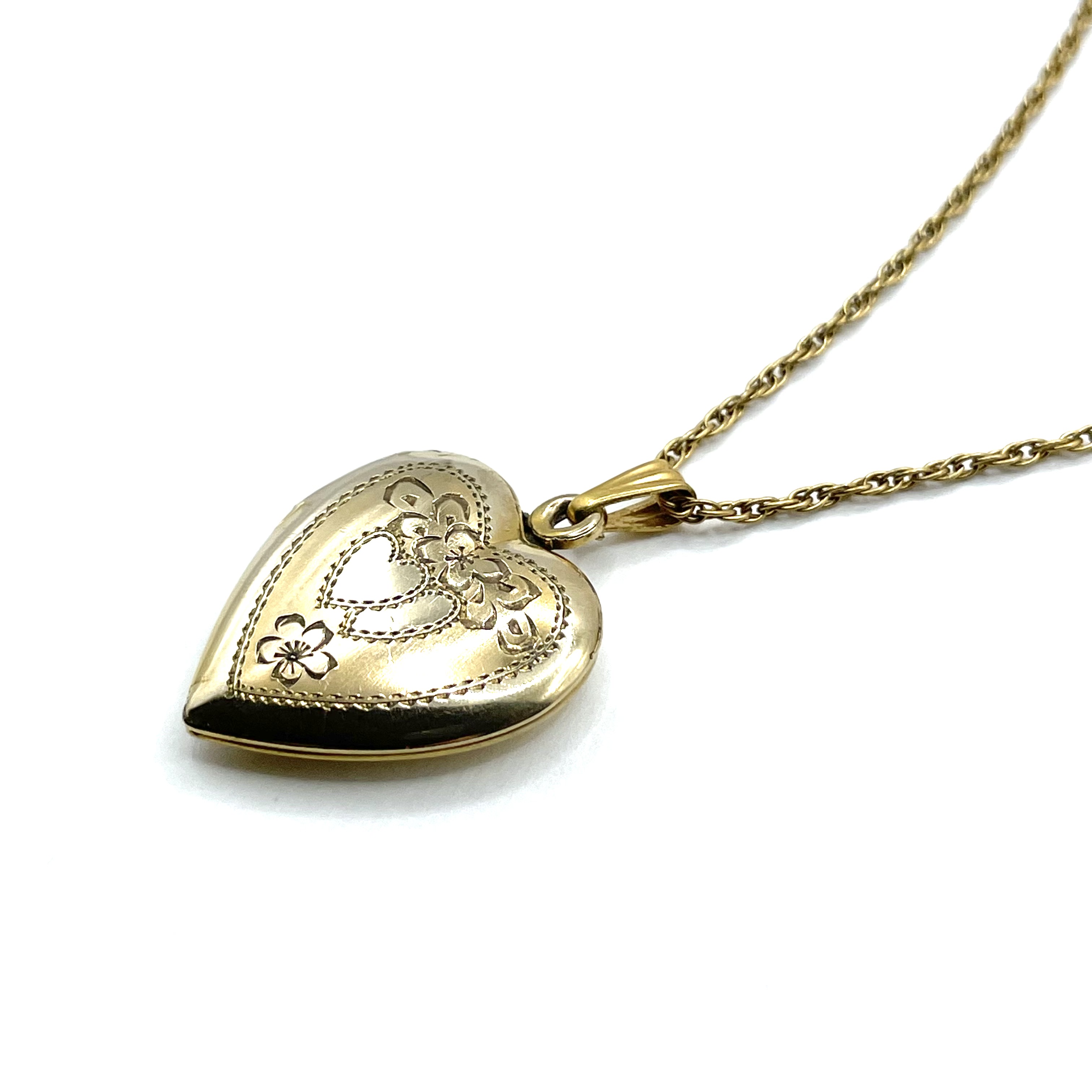 Antique heart locket pendant necklace