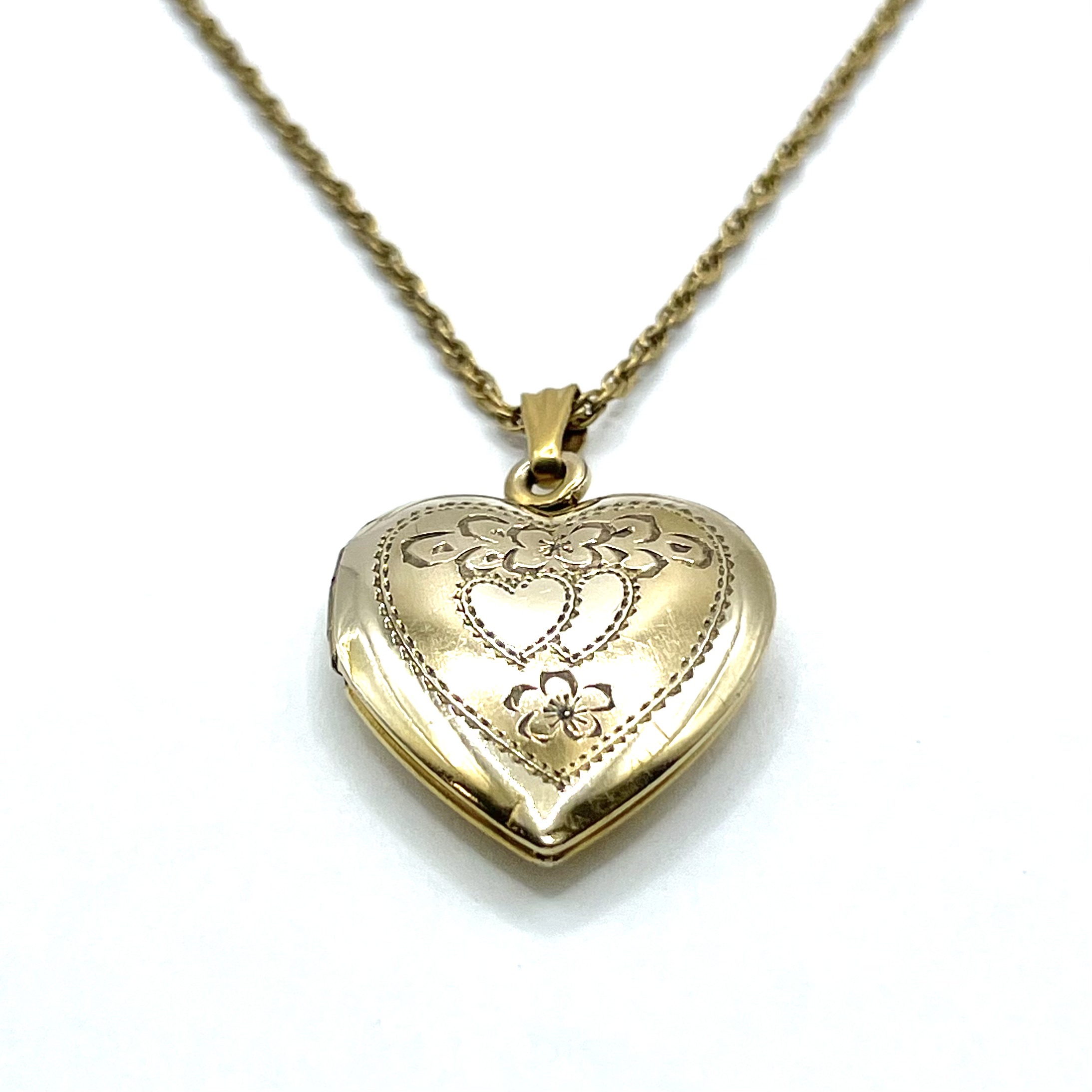 Antique heart locket pendant necklace