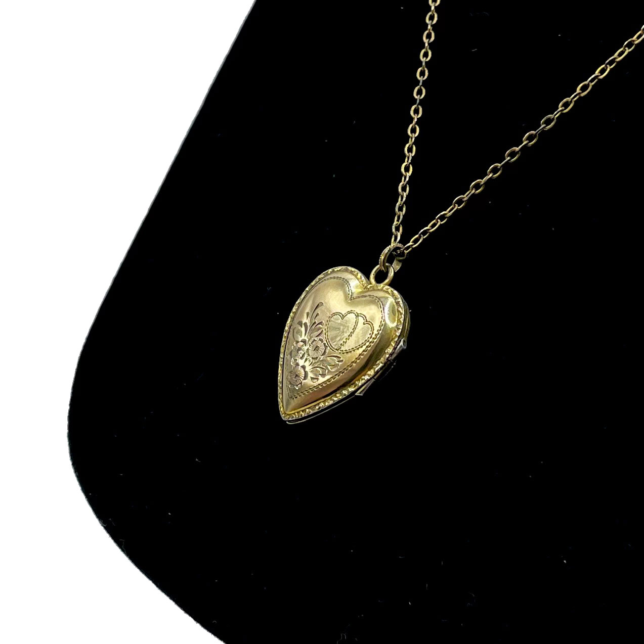 Antique heart locket pendant necklace