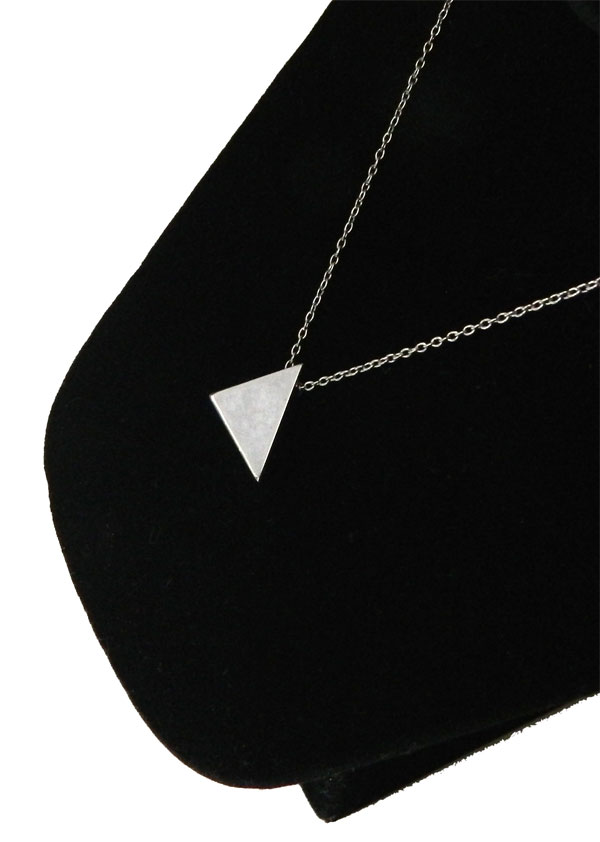 Triangle pendant necklace