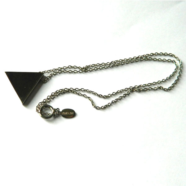 Triangle pendant necklace