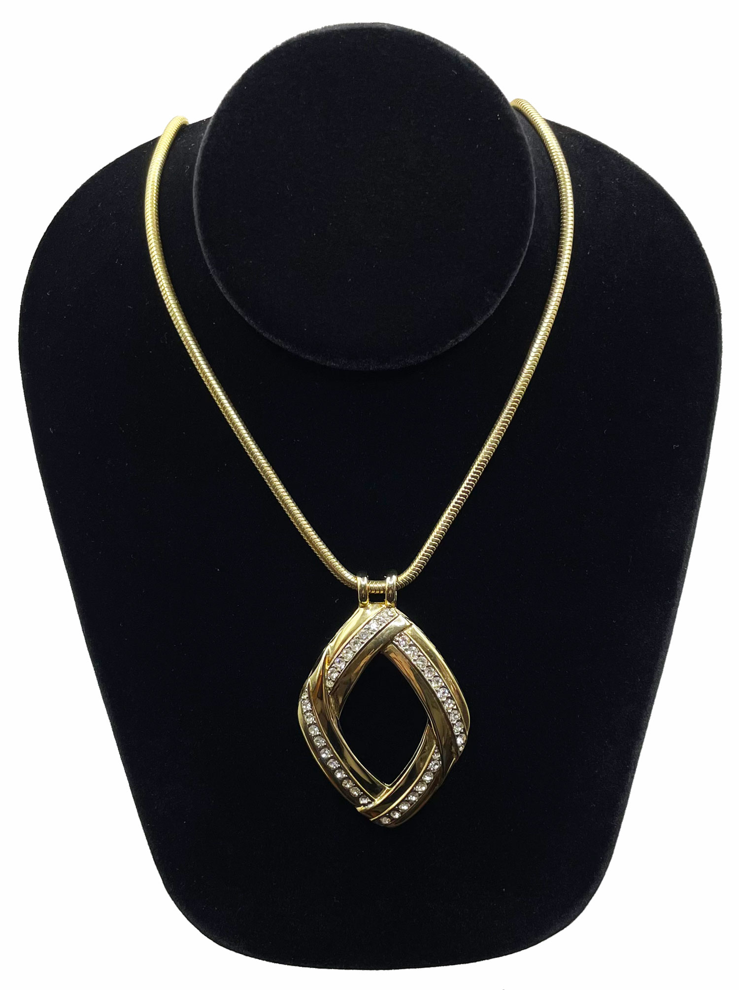 Rhinestone pendant necklace