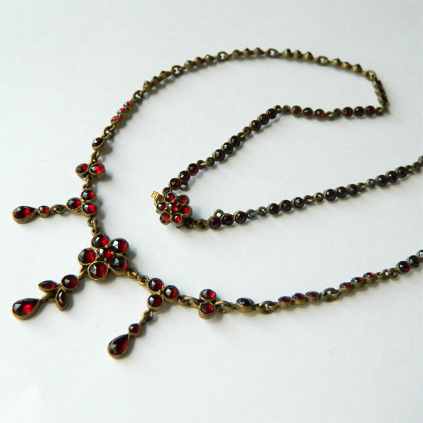 Antique garnet necklace