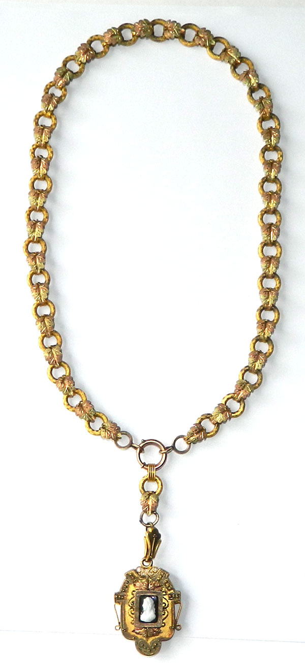 Antique cameo pendant necklace