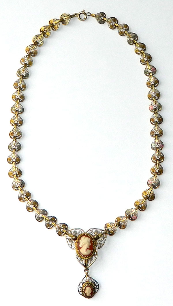 Antique filigree cameo pendant necklace