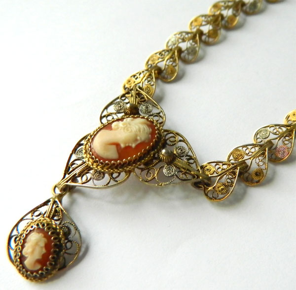 Antique filigree cameo pendant necklace