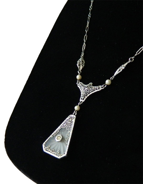 Art Deco pendant necklace