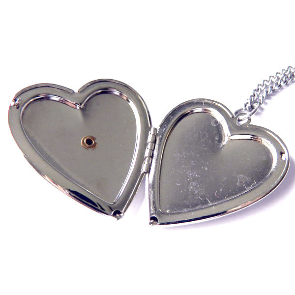 Vintage heart locket necklace by Park Lane