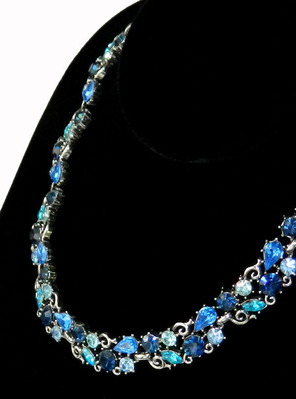 Lisner rhinestone necklace