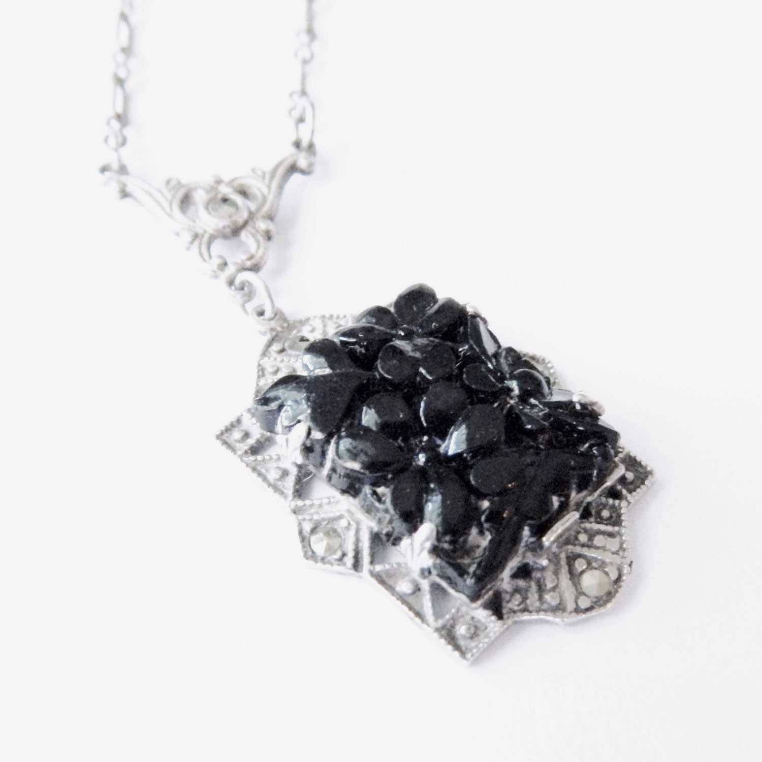 Art deco pendant necklace